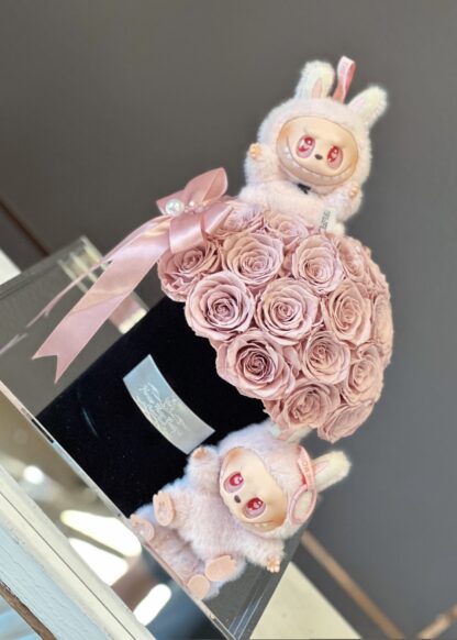 Medium size Preserved roses with orginal LABUBU design - Image 3